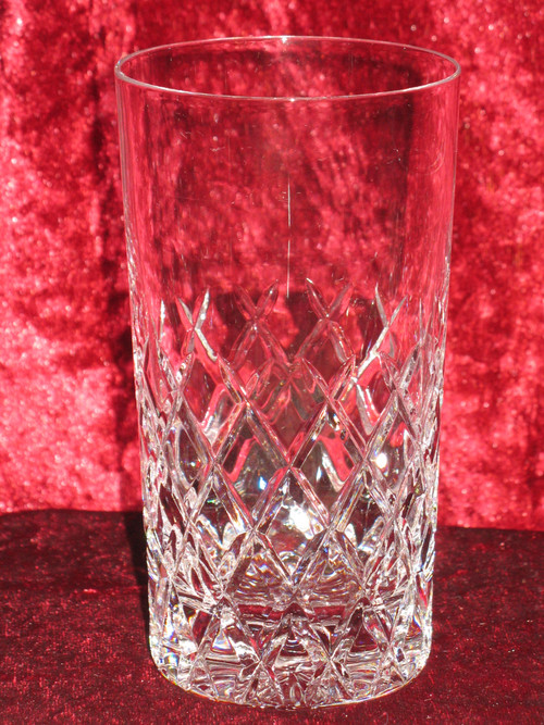 8 cut crystal glasses decorated with lattices on a starry background, 20th century