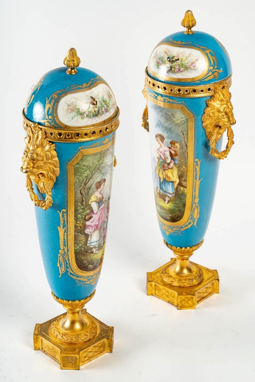 Paire De Vases En Porcelaine De Sèvres Fin XIXème Siècle