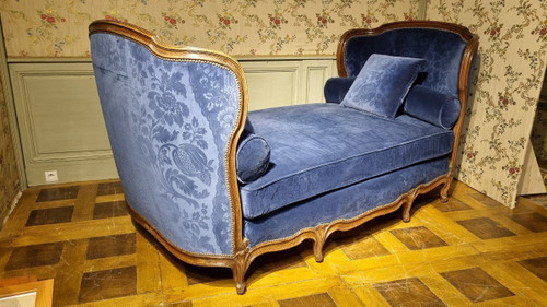 Louis XV Style Alcove Bed And Its Embossed Velvet. Mid-19th century.