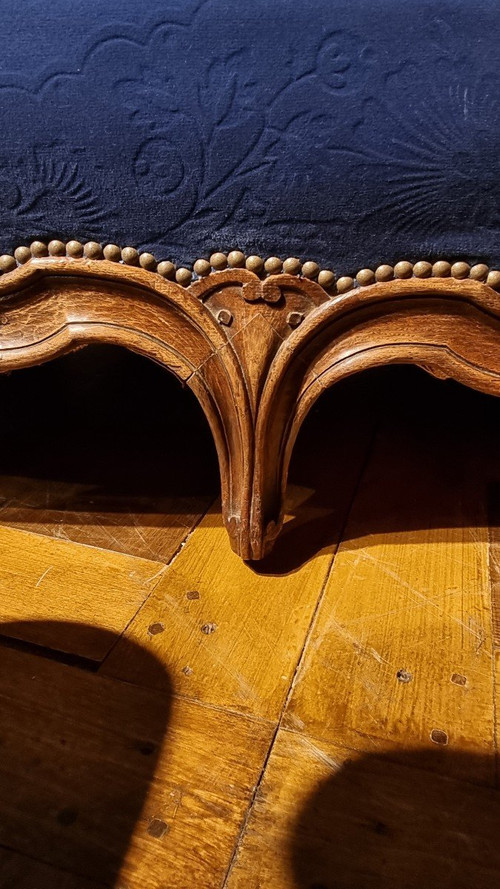 Louis XV Style Alcove Bed And Its Embossed Velvet. Mid-19th century.