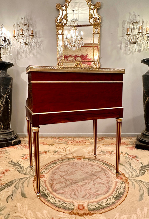 Small Cylinder Desk In Flamed Mahogany Louis XVI Style 19th Century