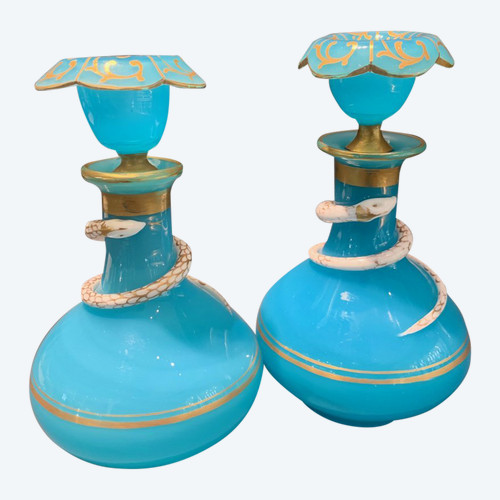 Paire De Flacons En Opaline Turquoise