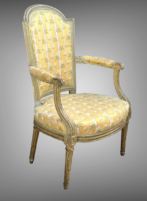 LOUIS XVI CABRIOLET ARMCHAIR FROM THE 18TH PERIOD IN LACQUERED WOOD WITH BEAUTIFUL TAPESTRY