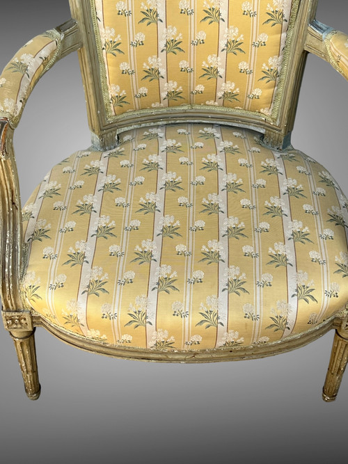 LOUIS XVI CABRIOLET ARMCHAIR FROM THE 18TH PERIOD IN LACQUERED WOOD WITH BEAUTIFUL TAPESTRY