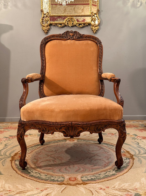 Important Armchair With Walnut Frame, Regency Period Circa 1720