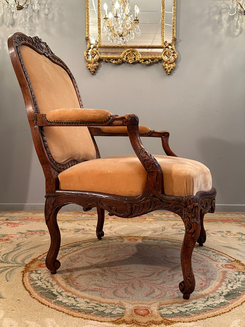 Important Armchair With Walnut Frame, Regency Period Circa 1720