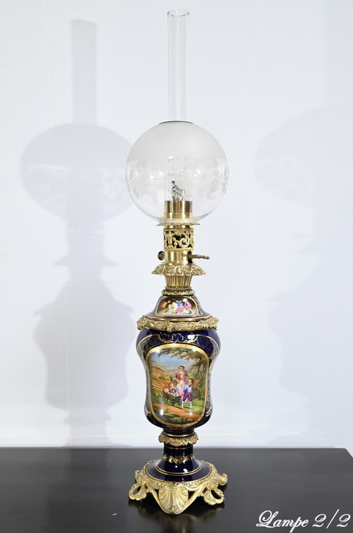 Pair of Oil Lamps in Sèvre Porcelain and Bronze, Napoleon III Period – Mid-19th Century