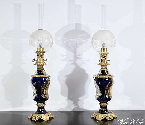 Pair of Oil Lamps in Sèvre Porcelain and Bronze, Napoleon III Period – Mid-19th Century