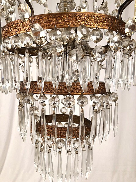 Chandelier with crystal pendants with seven lights, Louis XVI style