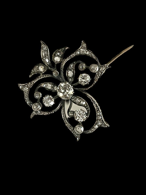 Volute Brooch Set With Diamonds 19th Century