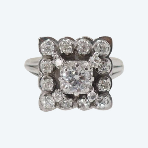 Square ring in white gold and diamonds