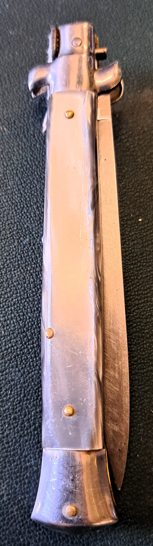 Pocket knife with mother-of-pearl handle Le Châtellerault style