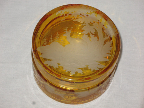 Bonbonniere box in Bohemian amber glass with engraved hunting decor, 19th century