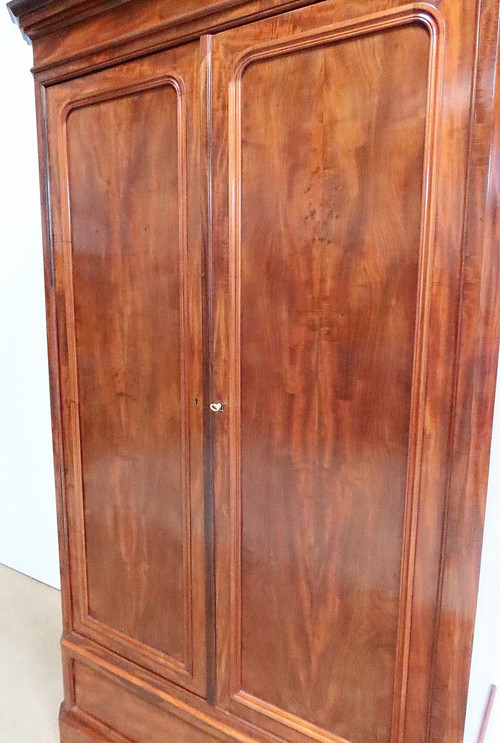 Narrow Mahogany Wardrobe – Late 19th Century