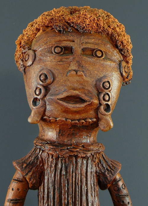 France, Années 1960, Grande Sculpture Anthropomorphe De Style Africaniste En Terre Cuite.