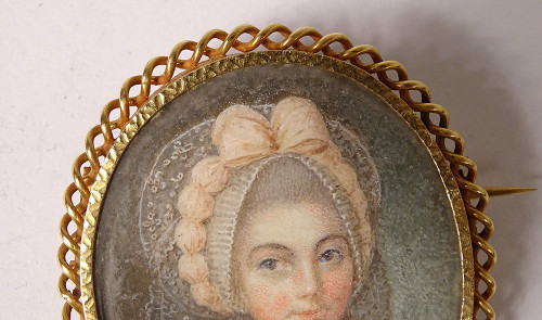 18K Solid Gold Brooch Miniature Mother-of-Pearl Portrait Young Woman 18th