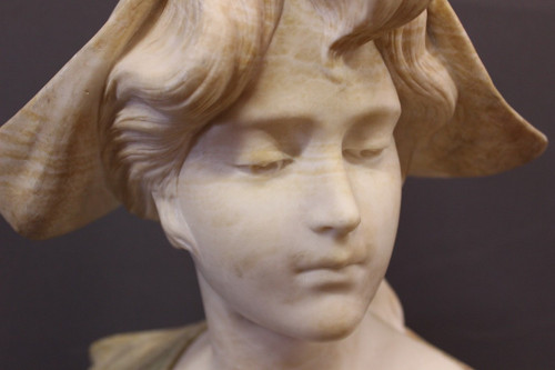 Busto di fanciulla in alabastro bicolore 1900 circa