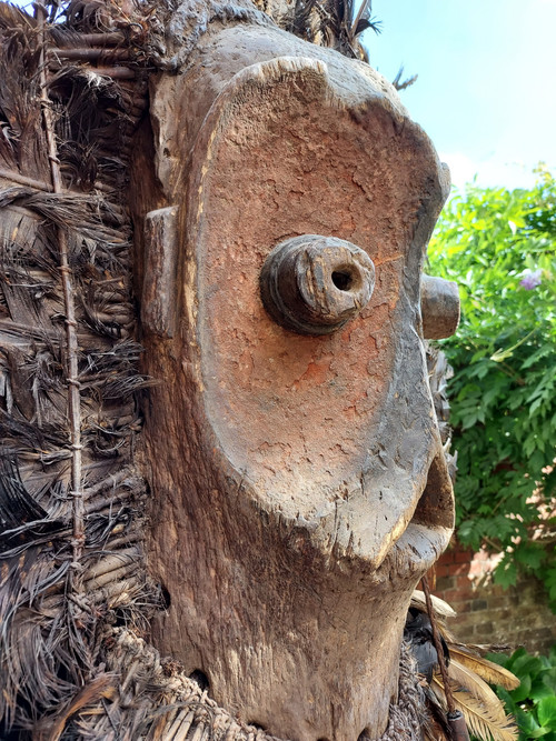 Masque bembe et sa parure