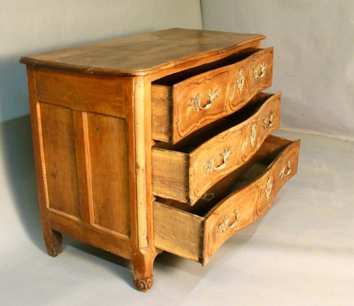 Louis XV Blond Walnut Commode Lyonnaise