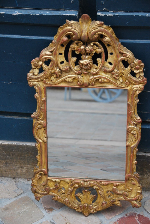 Louis XV period Carved And Gilded Wood Mirror 18th century