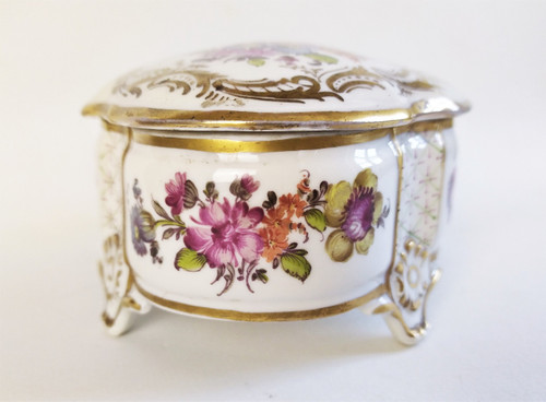 German Schney porcelain box Hand painted  20th c