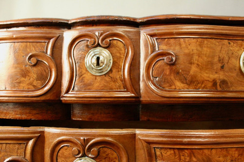 18th century Bressane crossbow chest of drawers