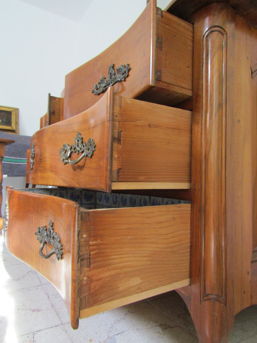 Louis XV chest of drawers