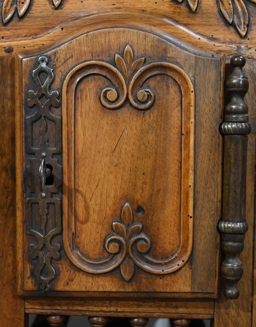 Small Provençal Panetière in Walnut - Early 19th century