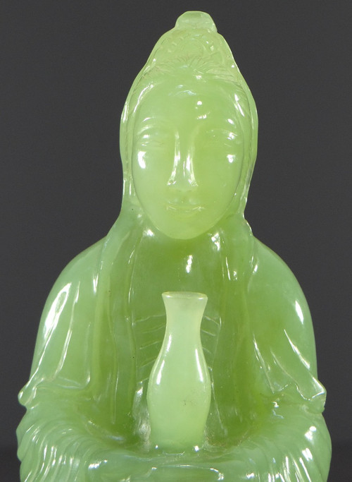 Cina, anni '50/'60, Statua in giada di Kwan Yin, Bodhisattva della Compassione.