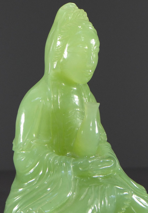 Cina, anni '50/'60, Statua in giada di Kwan Yin, Bodhisattva della Compassione.