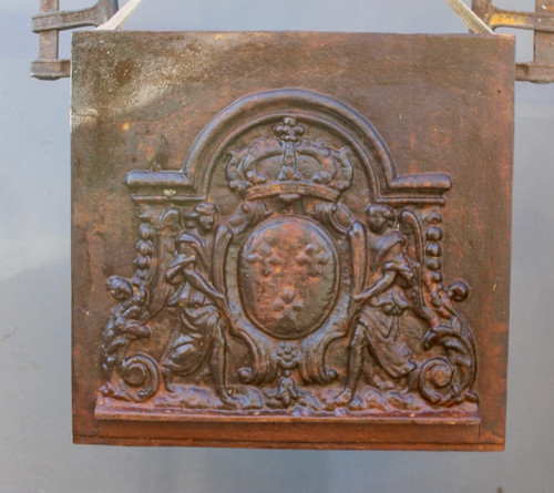 Plaque De Cheminée Renaissance Avec Circuit De Ventilation 