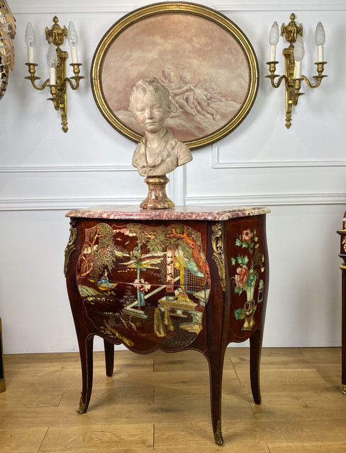 CURVED COROMANDEL LACQUER CHEST DECORATED WITH GILT BRONZE LOUIS XV STYLE