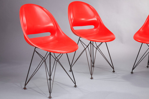 Set di quattro sedie con basi nello stile di Charles Eames