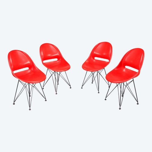 Set di quattro sedie con basi nello stile di Charles Eames