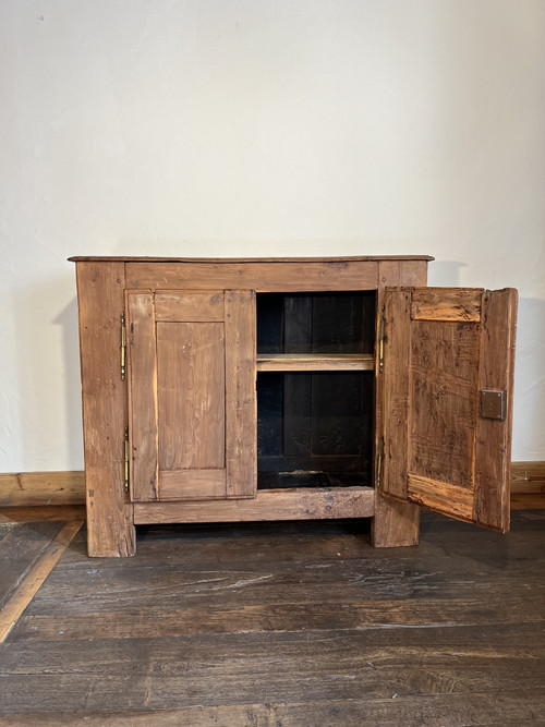 1700 Aprikosen-Sideboard