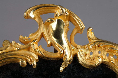 Miroir à poser en bronze doré de style Louis XV