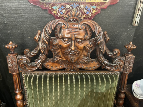 Large so-called "castle" armchair - Walnut - Mascaron - c. 1880.