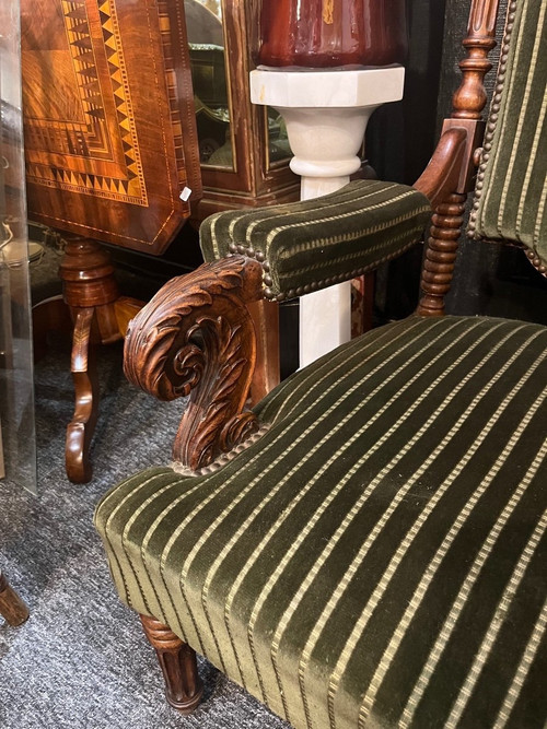 Large so-called "castle" armchair - Walnut - Mascaron - c. 1880.