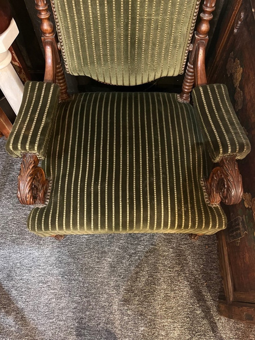 Large so-called "castle" armchair - Walnut - Mascaron - c. 1880.