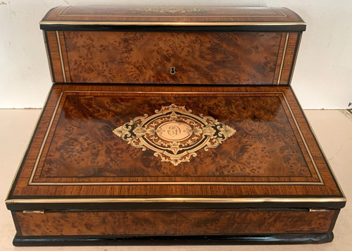 Napoleon III writing desk in marquetry and cedar burr 19th century