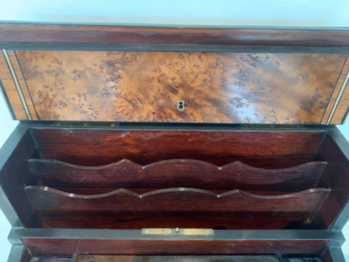 Napoleon III writing desk in marquetry and cedar burr 19th century