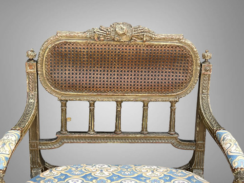 POLTRONA "MARQUISE" IN LEGNO DIPINTO E SCULTURATO DEL XIX SECOLO IN STILE LOUIS XVI