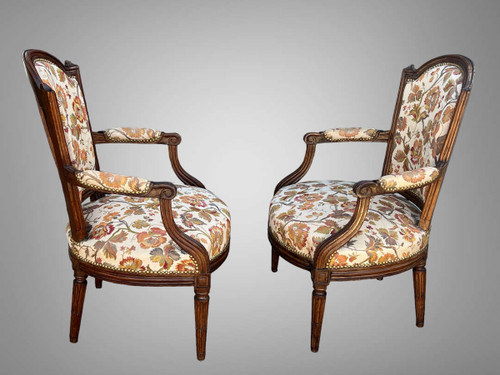 PAIR OF EIGHTEENTH CENTURY LOUIS XVI CABRIOLET CHAIRS WITH UMBRELLATED BEECH BACKS