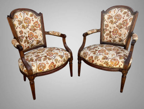 PAIR OF EIGHTEENTH CENTURY LOUIS XVI CABRIOLET CHAIRS WITH UMBRELLATED BEECH BACKS