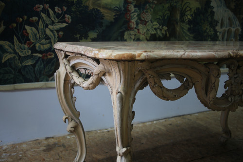 Grande console en tilleul sculpté et rechampi crème d'époque Louis XV