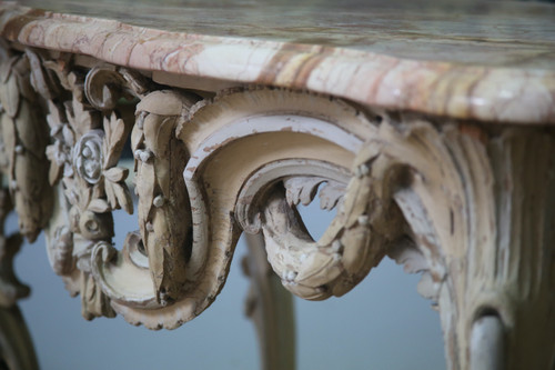 Grande console en tilleul sculpté et rechampi crème d'époque Louis XV