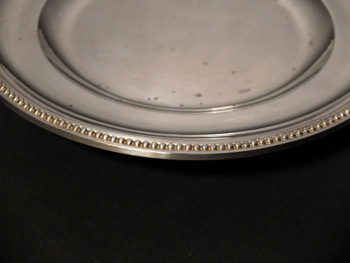 Round dish in solid silver hallmarked with Minerva