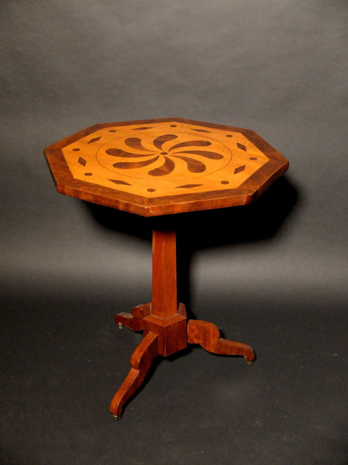 Restoration pedestal table in marquetry