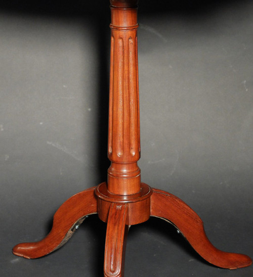 Louis XVI period pedestal table with tilting top