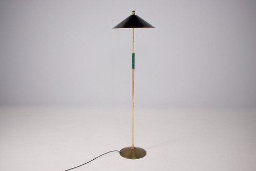 Lampadaire Inclinable Moderniste.